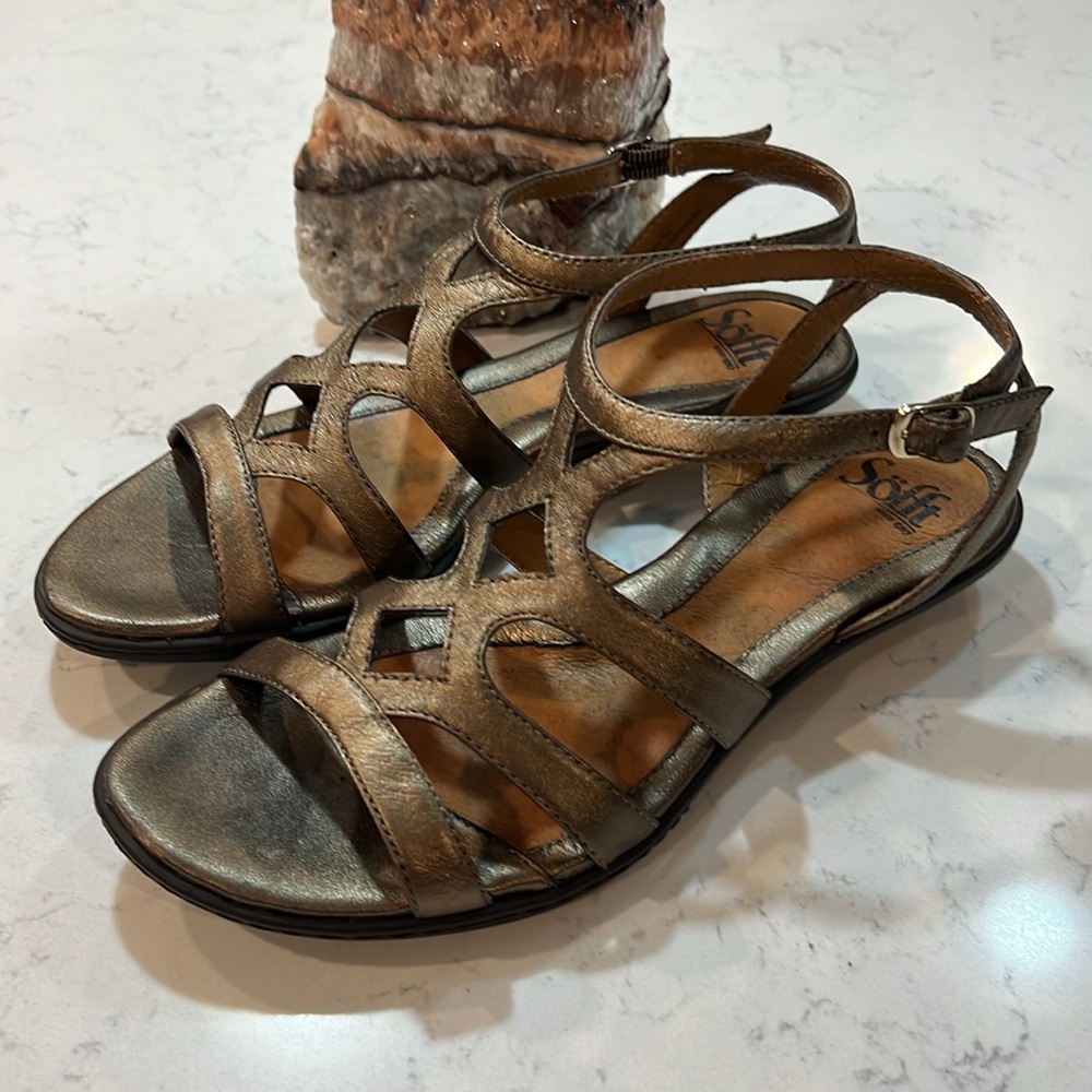 Sofft bronze comfort sandals, size 8 - Picture 5 of 16